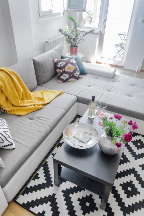 Pollock Apartment In Old Town Bratislava Exterior photo